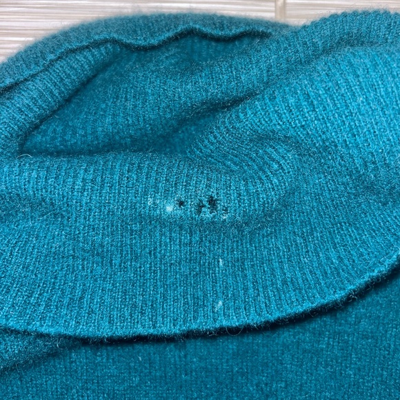 Vintage Lord & Taylor cashmere sweater - Picture 4 of 5